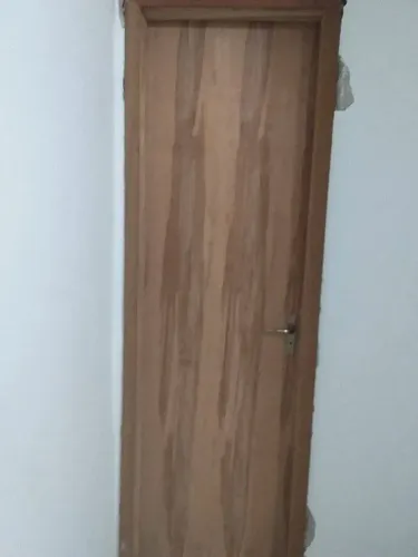 Colocação de portas e caixonetes 