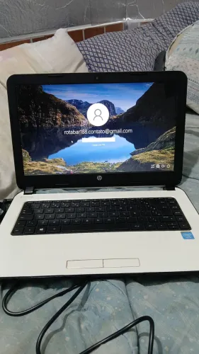 Notebook HP branco funcionando 