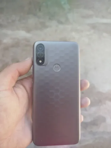 VENDO CELULAR ACEITAMOS CARTÃO