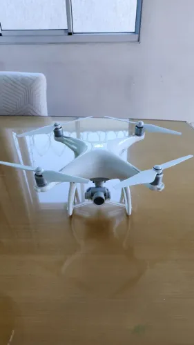 DJI Phantom 4 - Completo, com 2 baterias e kit de filtros NDs