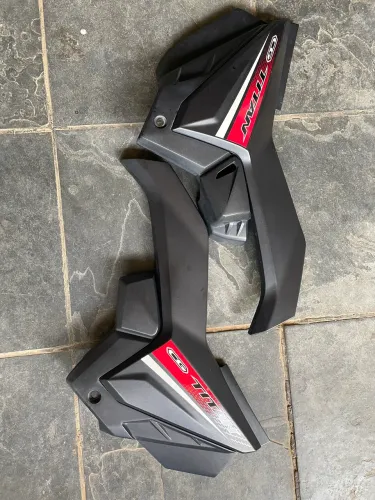 TAMPA LATERAL CG TITAN 160 (ORIGINAL)