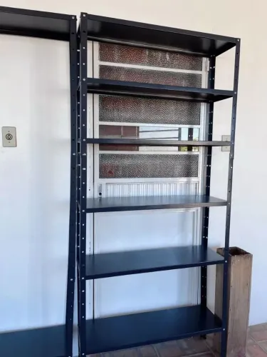 Estante de Aço Preta