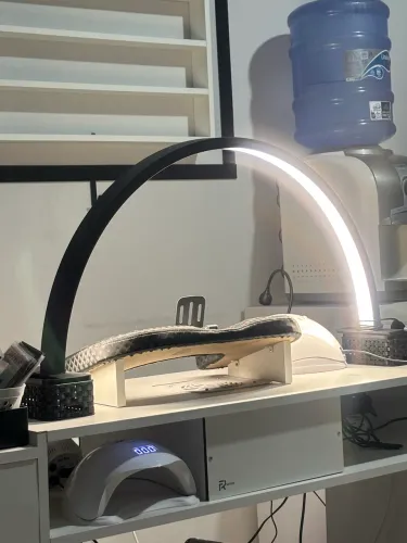 Luminária de mesa meia lua 