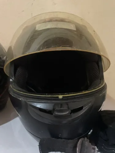 Capacete preto 