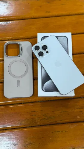 IPHONE 15 PRO MAX 256g NOVÍSSIMO