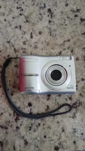 Câmera Olympus X-775. 7.1 MP completa