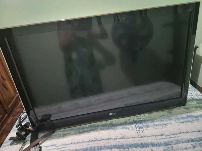 TV LG 42" LCD Full HD - Modelo 42LH45ED - R$ 200