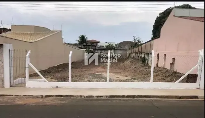 Vende-se Terreno 483m² Centro Rio Claro SP