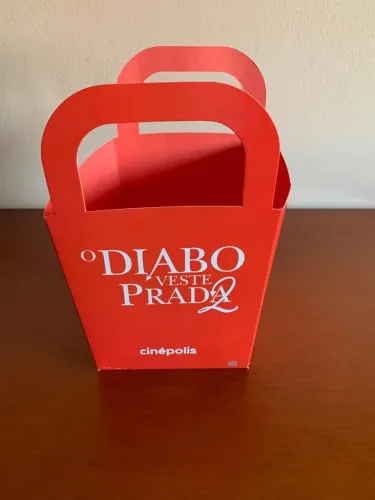 Caixa de papel cinepolis o diabo veste prada