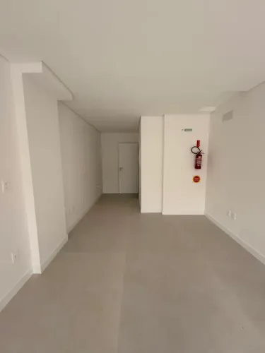 Alugo Sala Comercial Nova  -  Jurerê - Florianópolis - SC