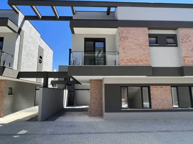SOBRADO DUPLEX NOVO - EM CONDOMÍNIO - À VENDA NO BOQUEIRÃO.