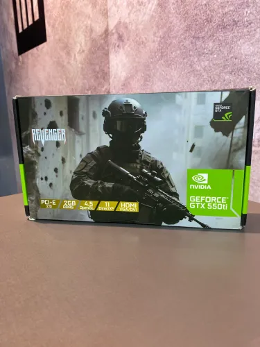 placa de vídeo Nvidia GeForce GTX 550 Ti da marca Revenger.