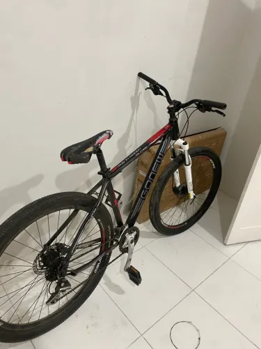 VENDE-SE BICICLETA ARO 29 GONEW