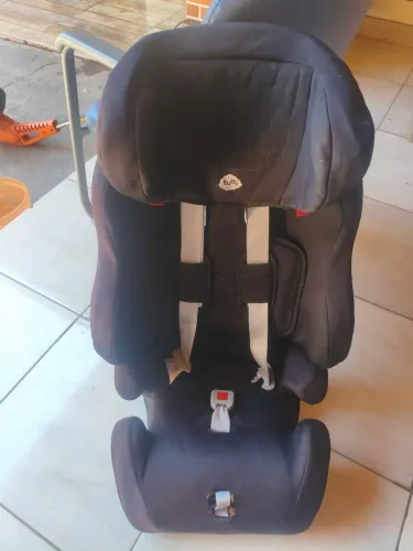 Cadeira onde vc pode tira o encosto e deixa só a parte de assento até 36 kg