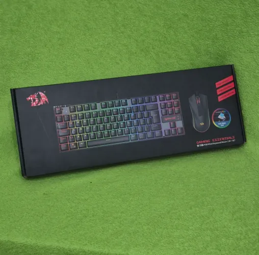 Kit Gamer Redragon Teclado Mecânico Kumara, RGB, Switch Outemu Blue, PT + Mouse Cobra M711