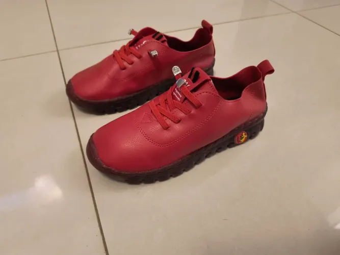 Tênis Ortopédico feminino vermelho "Novo" Confortável - tamanho 35