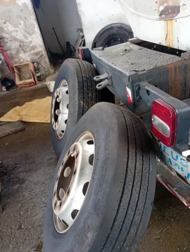 Pneus 275/80R22.5