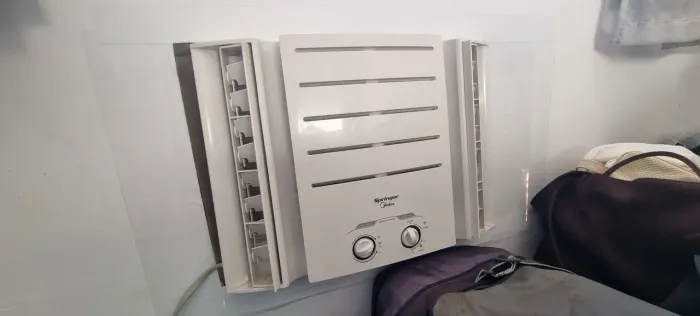 Ar-condicionado Springer Midea 127v Janela - 1 ano de uso