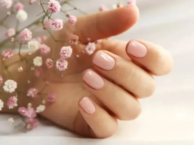 Precisa-se de Manicure 