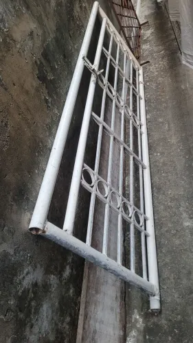 Portão de ferro 2,7 m de altura por 71 de largura
