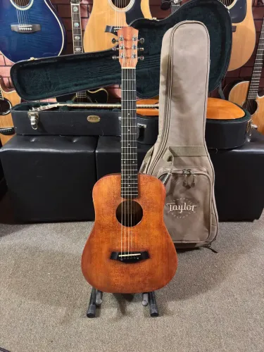 Violão Taylor Baby Taylor Swift elétrico tamo sólido com bag ANALISO TROCAS