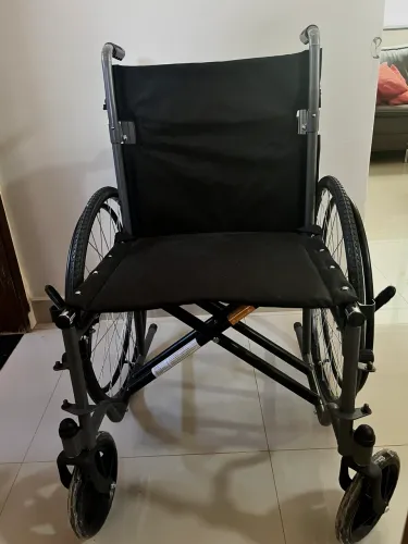 CADEIRA DE RODAS HIDROLIGHT SUPORTA ATÉ 125KG 48 cm