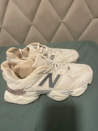 Tenis new balance 9060 branco e creme VENDA