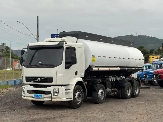 VOLVO VM 270 ANO 2012 - CAMINHAO BITRUCK TRUCK TANQUE COMBUSTIVEL VM 330
