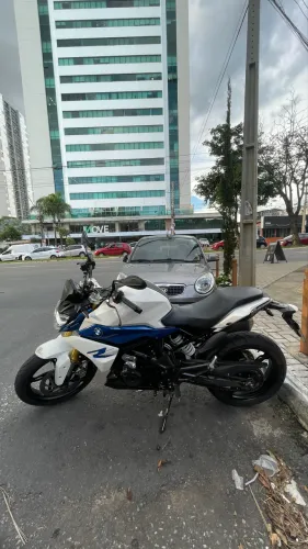 Vende se BMW g 310 r