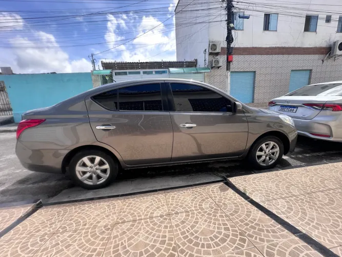 Nissan Versa SL 1.6 16V Flex Fuel 4P Mec. 2013