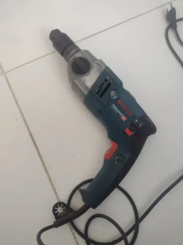 Furadeira de impacto Bosch