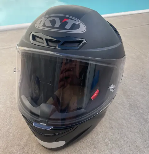 Capacete KYT preto fosco Seminovo