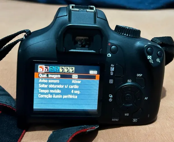 Canon t100