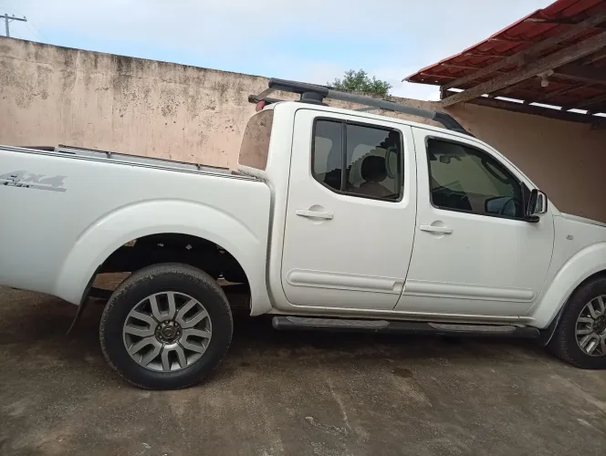 Nissan Frontier SV At.cd 4X4 2.5 TB Diesel Mec. 2014