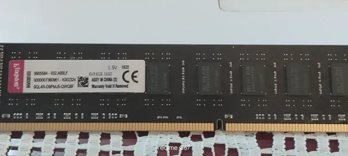 Memoria ram 1 de 8 gigas nova da Kingston e duas e 4 gigas de ram