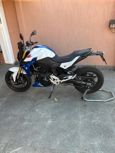 BMW F 900 R Sport Plus