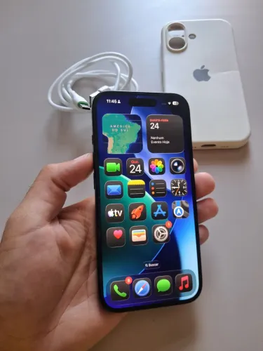 iPhone 16 