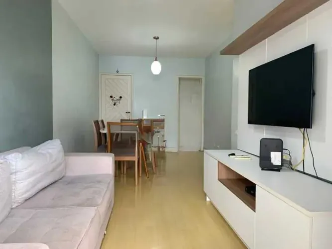 Apartamento : / Residencial / Glória