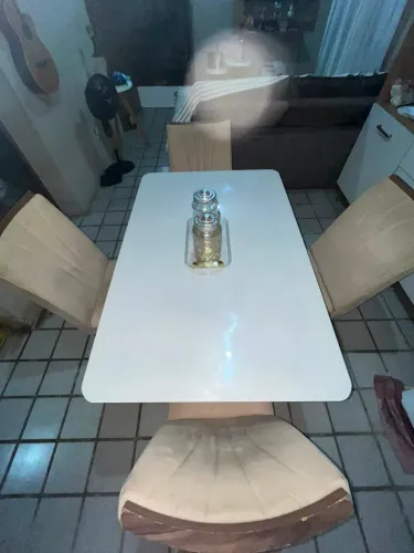Mesa de Vidro à Venda! (Incluso cadeiras)