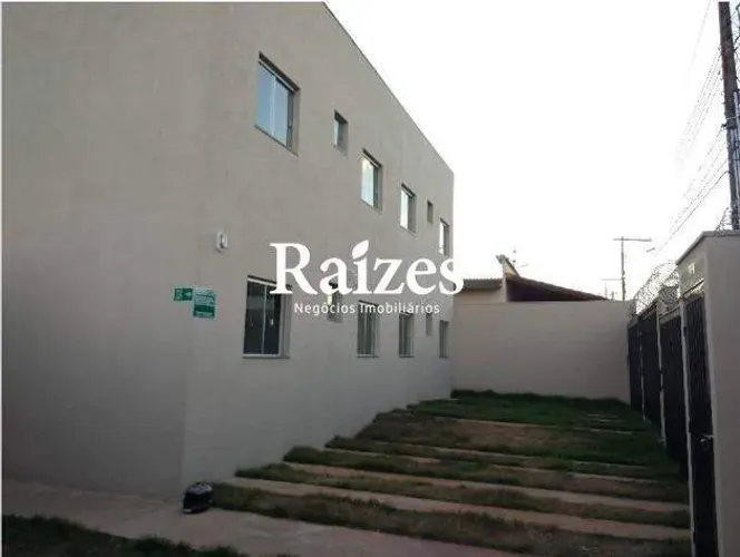 Apartamento térreo à venda no Luizote de Freitas, em Uberlândia com 2 quartos