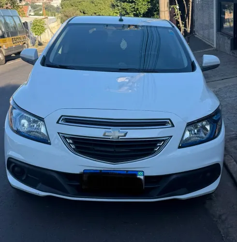 Chevrolet Onix Hatch LT 1.4 8V Flex Power Mec. 4P 2015