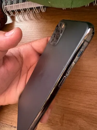 iPhone 11 Pro muito novo