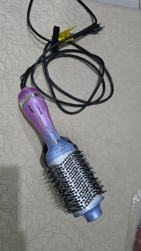 Escova secadora bivolt