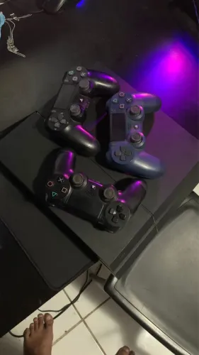 PlayStation 4 + 3 Controles