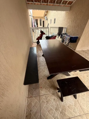 Mesa externa de madeira 