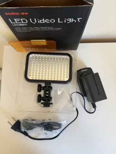 Iluminador LED Godox para Foto e Vídeo + Fonte + Filtro