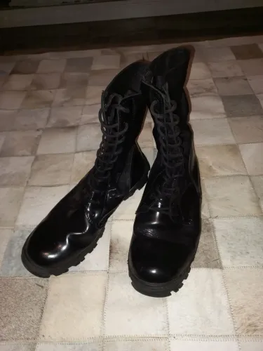 Coturno bota Atalaia couro preto com zíper