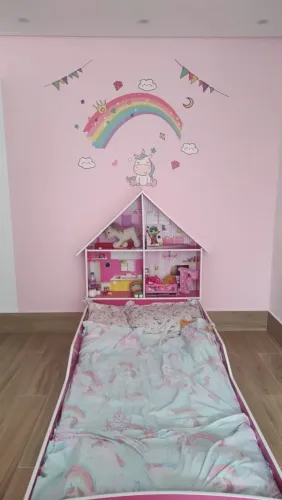 Cama rosa de casinha tamanho solteiro