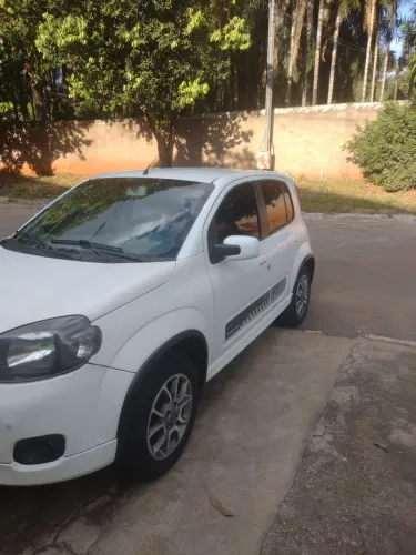Fiat Uno Sporting 1.4 EVO Fire Flex 8V 4P 2014