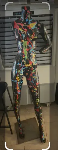 Vendo manequim feminino